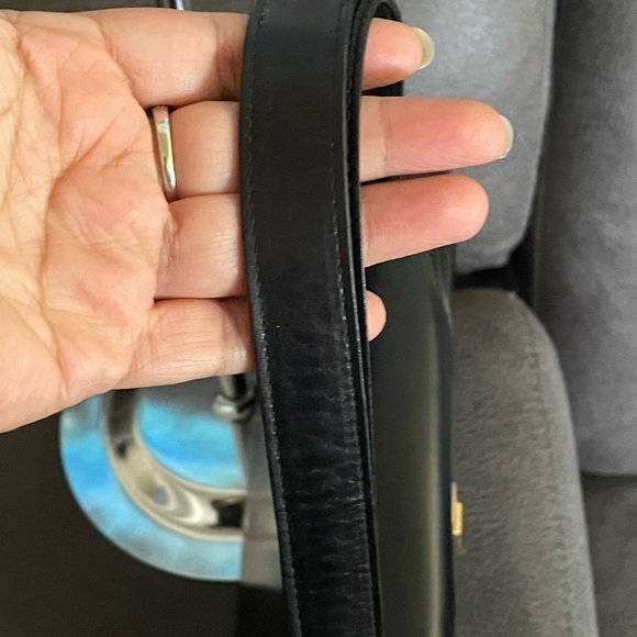 Authentic Bally Handbag/ Shoulder Bag with adjustable strap - Picture 4 of 13